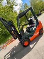 БУ ВИЛОЧНЫЙ ПОГРУЗЧИК TOYOTA 8FG15 с кареткой бокового смещения и со свободным ходом С ДОКУМЕНТАМИ